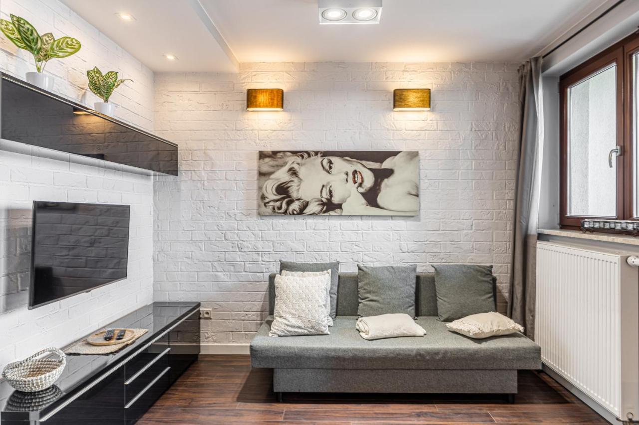Spacious Studio Ac View Pokorna 2 Parking Varşova Dış mekan fotoğraf