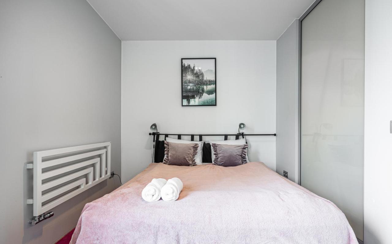 Spacious Studio Ac View Pokorna 2 Parking Varşova Dış mekan fotoğraf